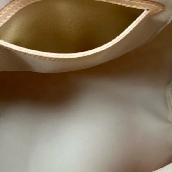 Louis Vuitton bag - Picture 9 of 11